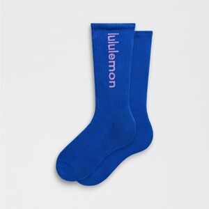 Lululemon Unisex Daily Essential Crew
Socks Wordmark Galactic Cobalt/Meta Pink L
